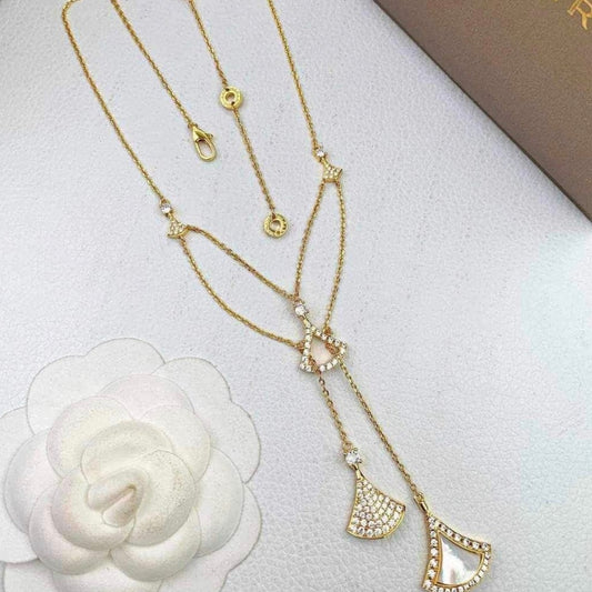 Women necklace